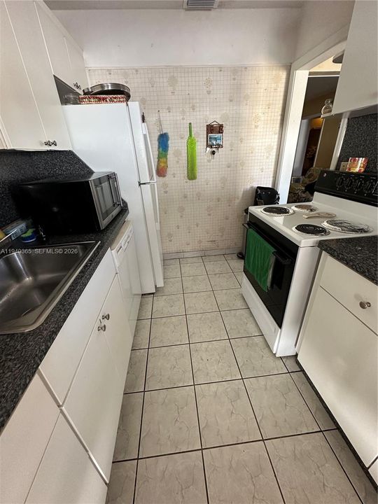 For Sale: $585,000 (3 beds, 2 baths, 1492 Square Feet)