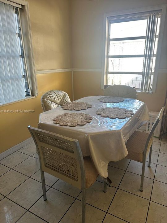 For Sale: $585,000 (3 beds, 2 baths, 1492 Square Feet)