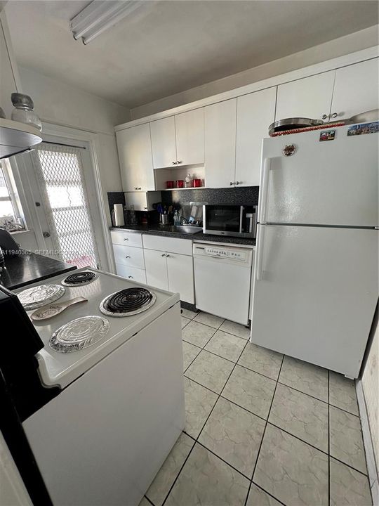 For Sale: $585,000 (3 beds, 2 baths, 1492 Square Feet)