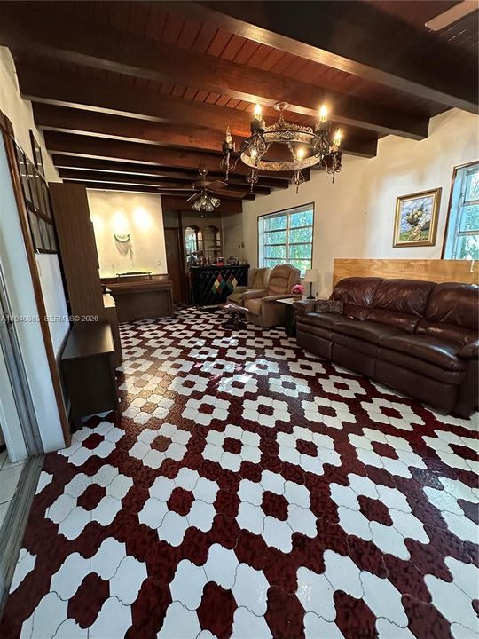 For Sale: $585,000 (3 beds, 2 baths, 1492 Square Feet)