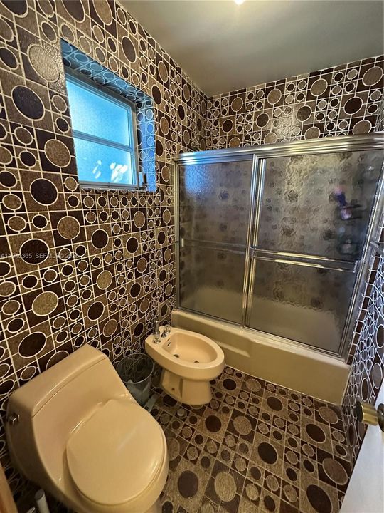 For Sale: $585,000 (3 beds, 2 baths, 1492 Square Feet)