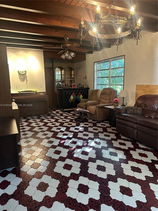 For Sale: $585,000 (3 beds, 2 baths, 1492 Square Feet)