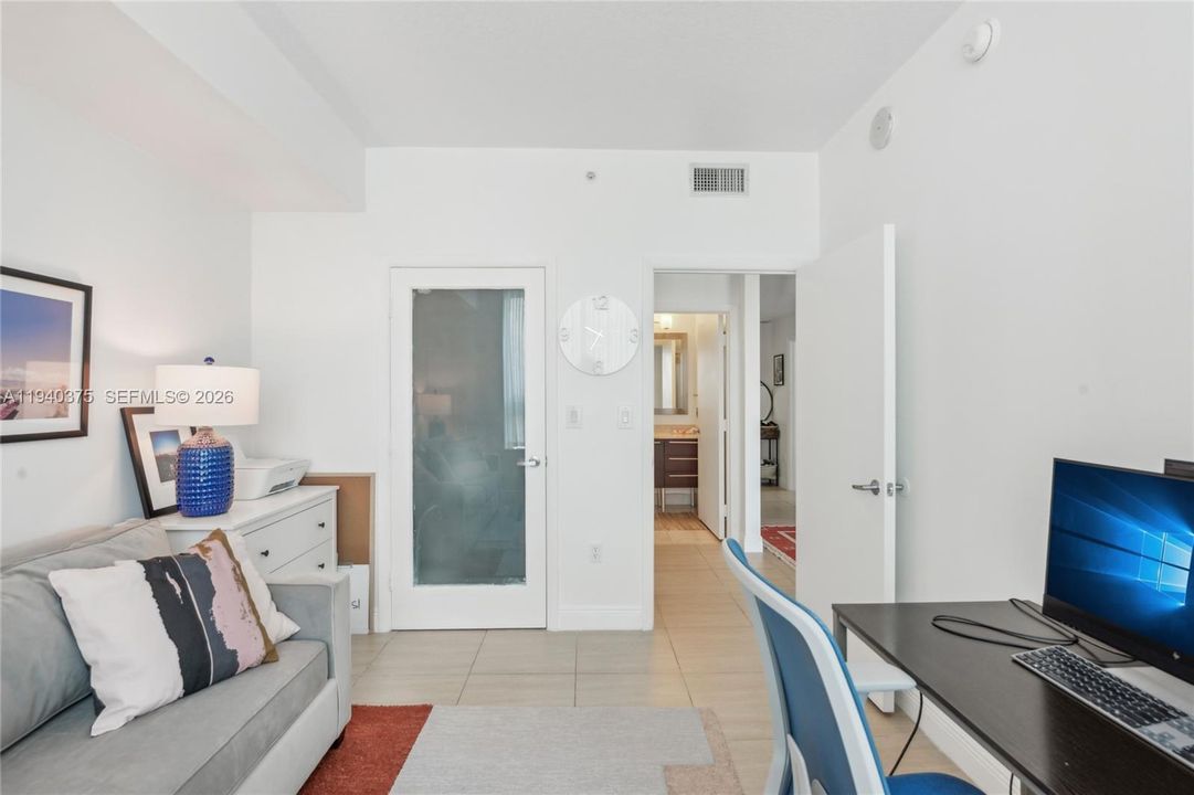 En Venta: $565,000 (2 camas, 2 baños, 1180 Pies cuadrados)