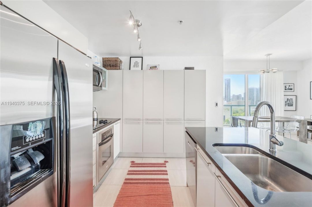 En Venta: $565,000 (2 camas, 2 baños, 1180 Pies cuadrados)