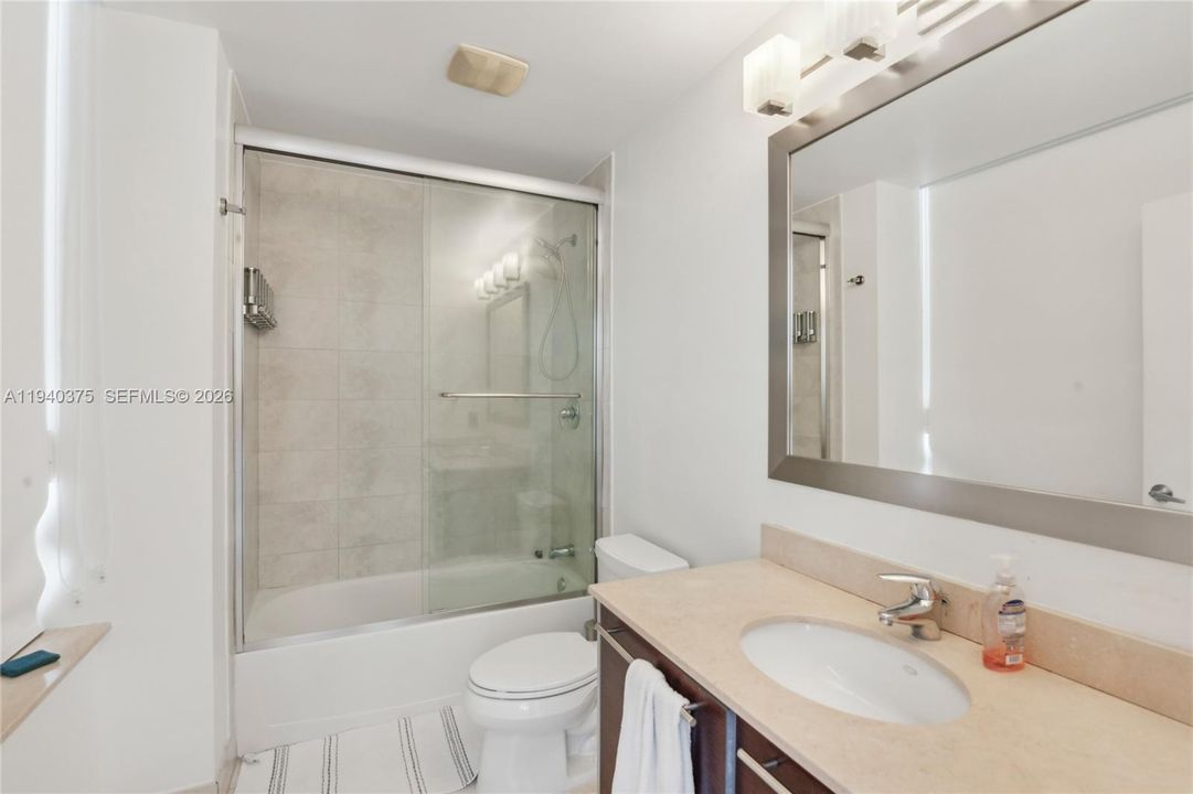 En Venta: $565,000 (2 camas, 2 baños, 1180 Pies cuadrados)