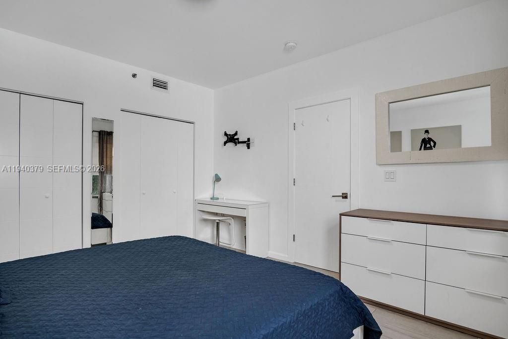 For Rent: $3,300 (2 beds, 2 baths, 905 Square Feet)