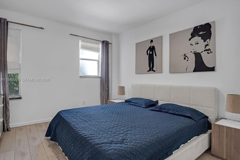 For Rent: $3,300 (2 beds, 2 baths, 905 Square Feet)