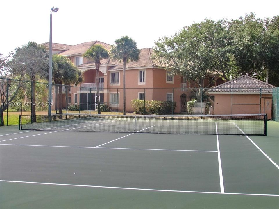 В аренду: $1,850 (2 спален, 2 ванн, 963 Квадратных фут)