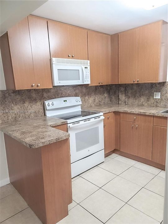 В аренду: $1,850 (2 спален, 2 ванн, 963 Квадратных фут)