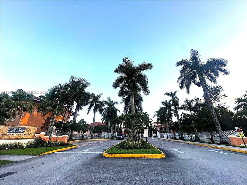 В аренду: $1,850 (2 спален, 2 ванн, 963 Квадратных фут)