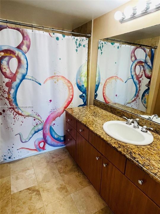 For Rent: $2,550 (2 beds, 2 baths, 1150 Square Feet)