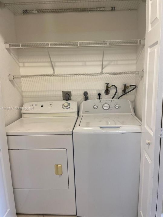 En Renta: $2,400 (2 camas, 2 baños, 1213 Pies cuadrados)