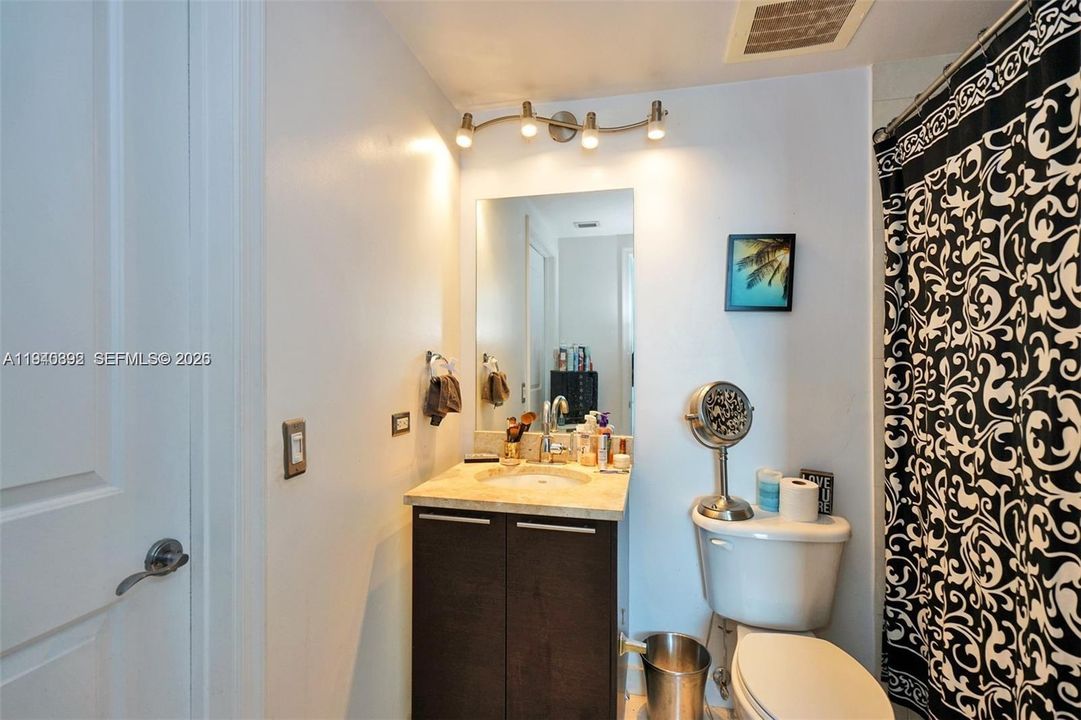 На продажу: $539,000 (2 спален, 2 ванн, 1007 Квадратных фут)