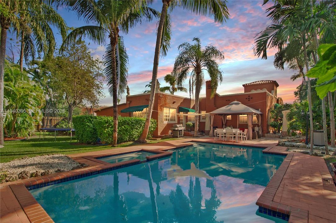 For Rent: $5,950 (2 beds, 2 baths, 2650 Square Feet)