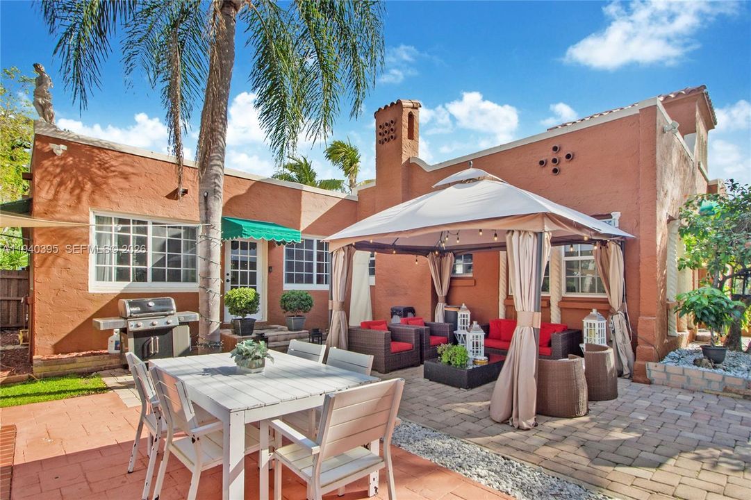 For Rent: $5,950 (2 beds, 2 baths, 2650 Square Feet)