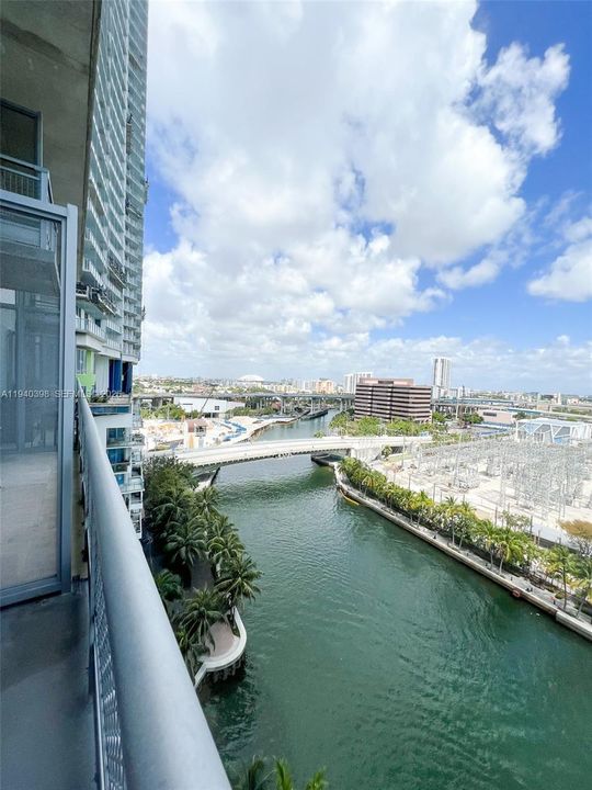 For Rent: $2,800 (0 beds, 1 baths, 795 Square Feet)