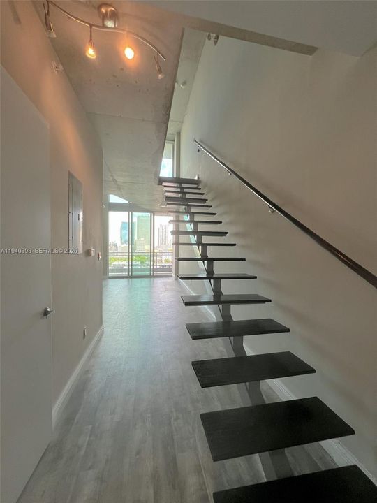 For Rent: $2,800 (0 beds, 1 baths, 795 Square Feet)