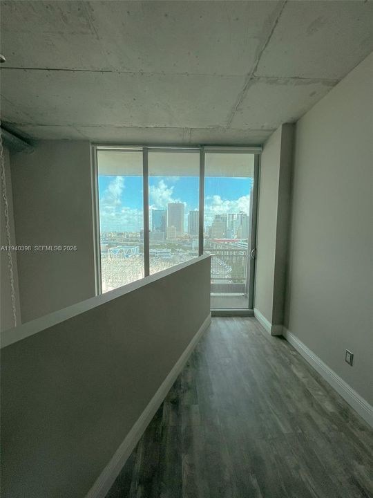 For Rent: $2,800 (0 beds, 1 baths, 795 Square Feet)