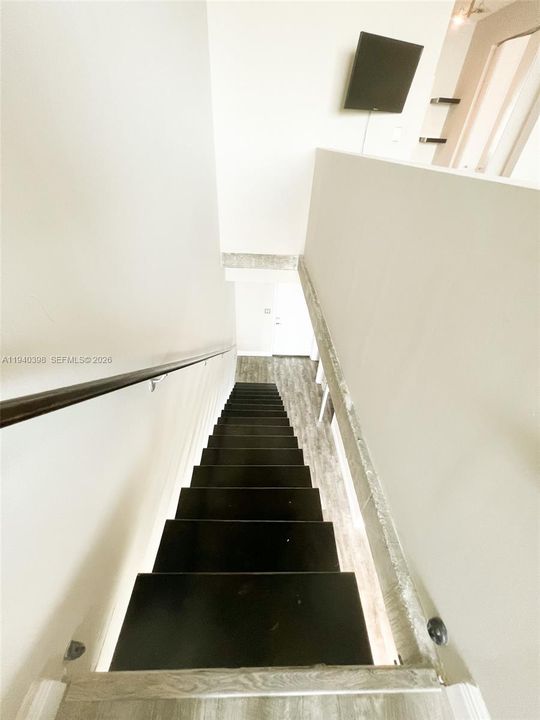 For Rent: $2,800 (0 beds, 1 baths, 795 Square Feet)