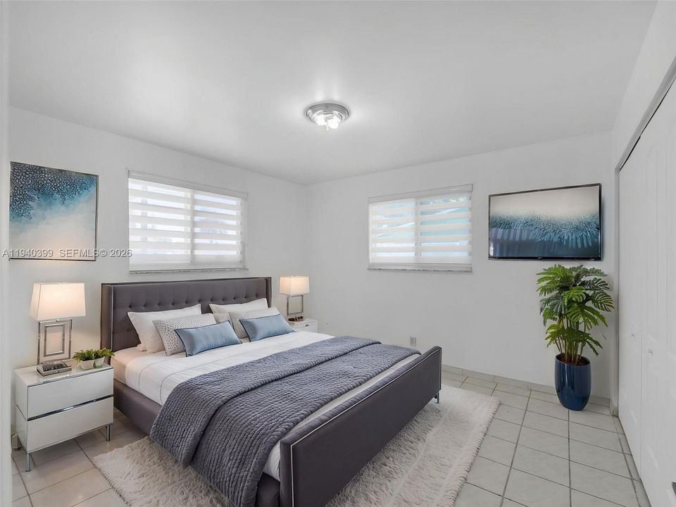 出租: $2,350 (2 贝兹, 1 浴室, 2090 平方英尺)