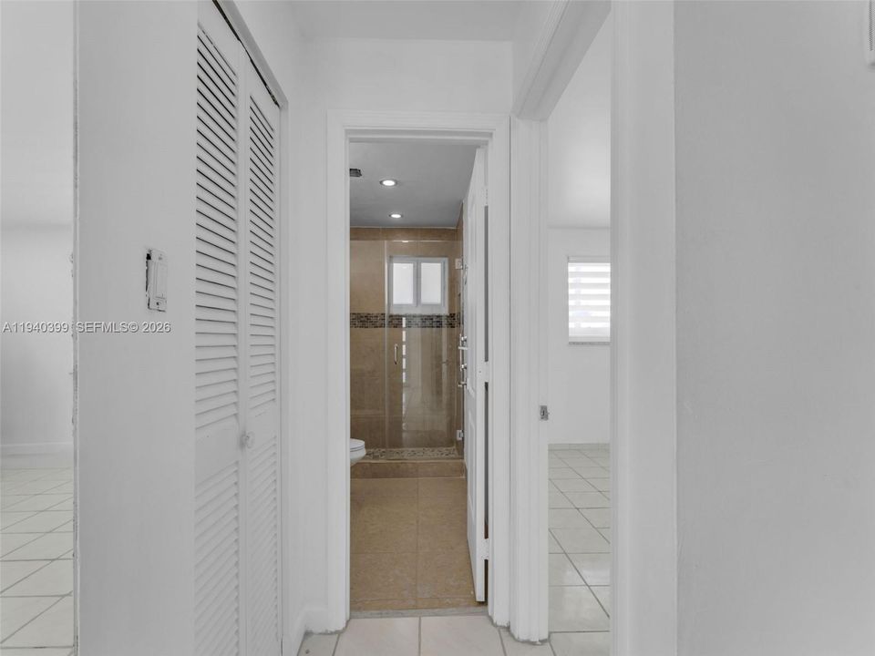 出租: $2,350 (2 贝兹, 1 浴室, 2090 平方英尺)