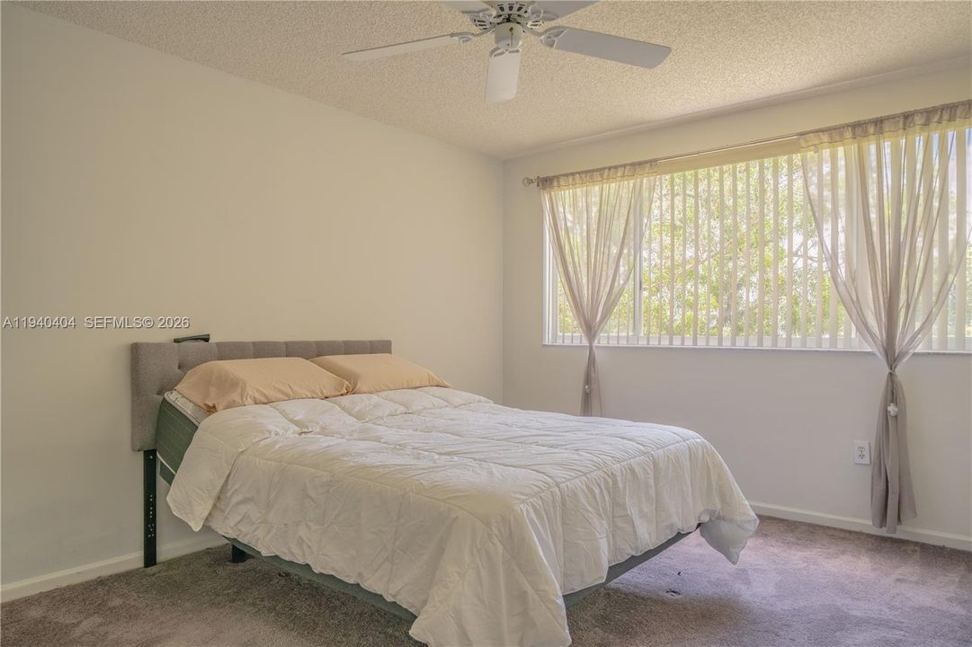 For Sale: $159,000 (2 beds, 2 baths, 1420 Square Feet)