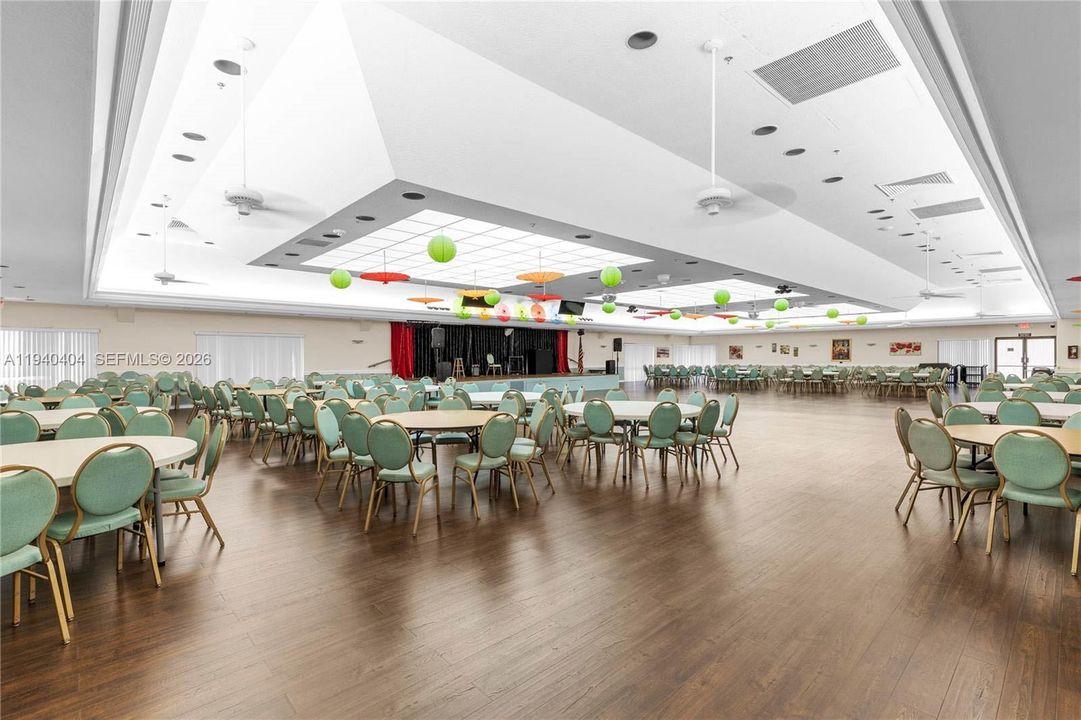 For Sale: $159,000 (2 beds, 2 baths, 1420 Square Feet)