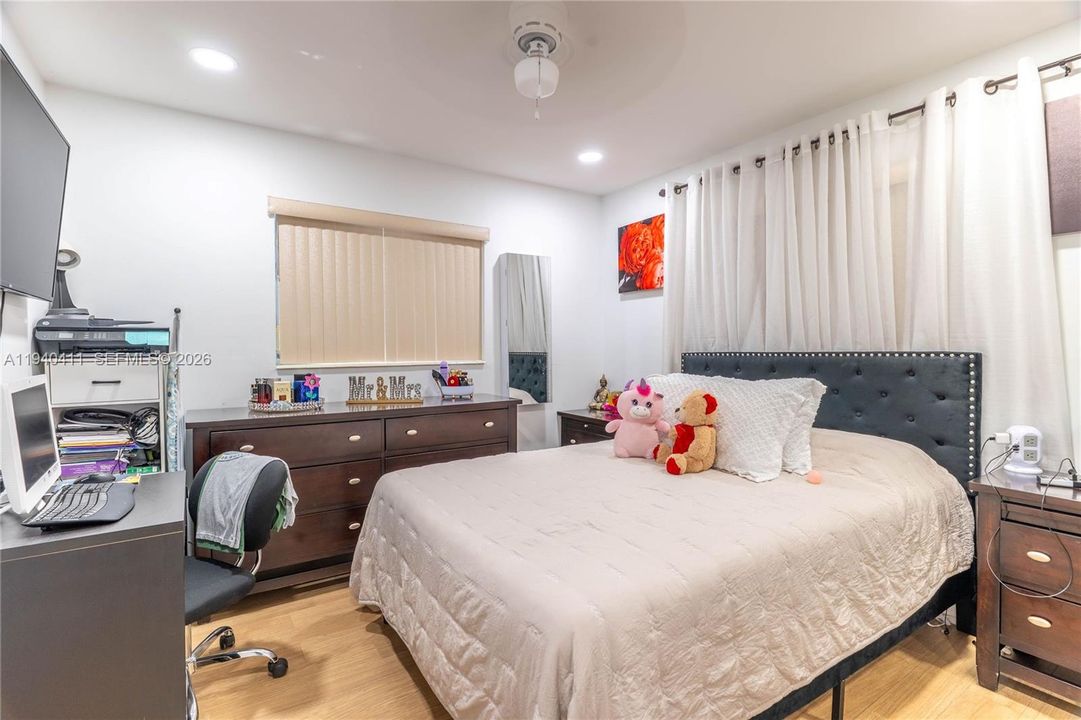 En Venta: $519,000 (3 camas, 2 baños, 1080 Pies cuadrados)