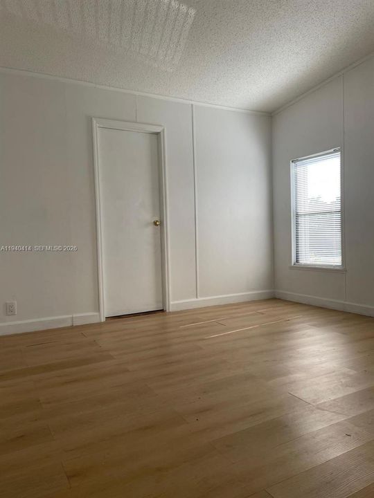 For Sale: $265,000 (3 beds, 3 baths, 1170 Square Feet)