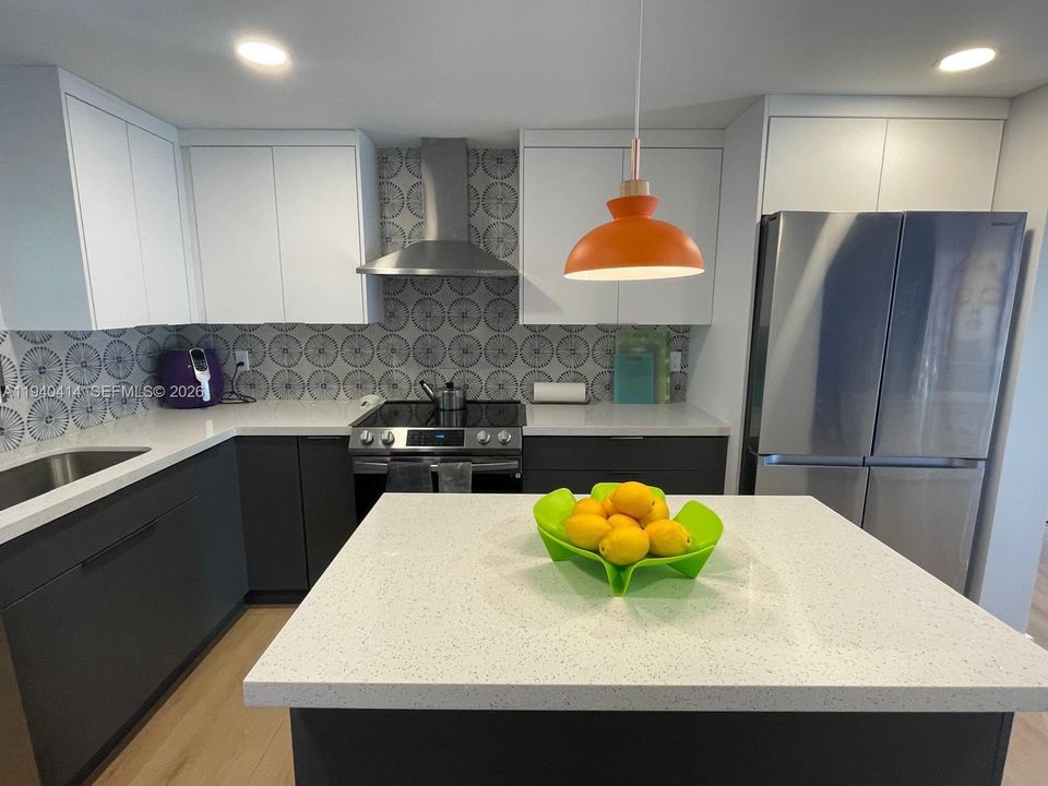 For Sale: $265,000 (3 beds, 3 baths, 1170 Square Feet)