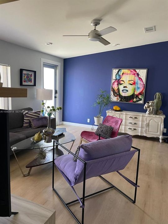 For Sale: $265,000 (3 beds, 3 baths, 1170 Square Feet)