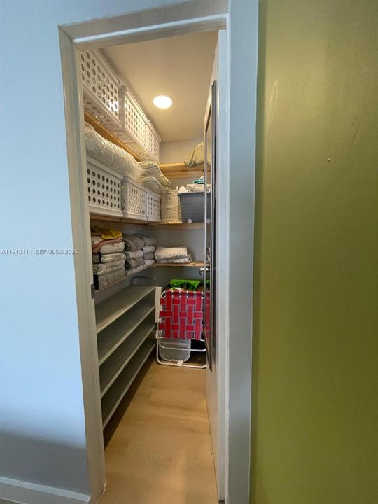 For Sale: $265,000 (3 beds, 3 baths, 1170 Square Feet)