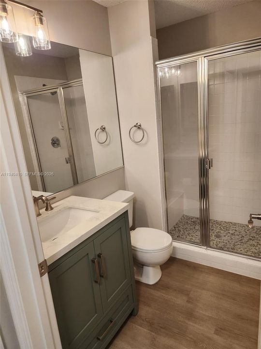 На продажу: $369,369 (3 спален, 2 ванн, 1550 Квадратных фут)