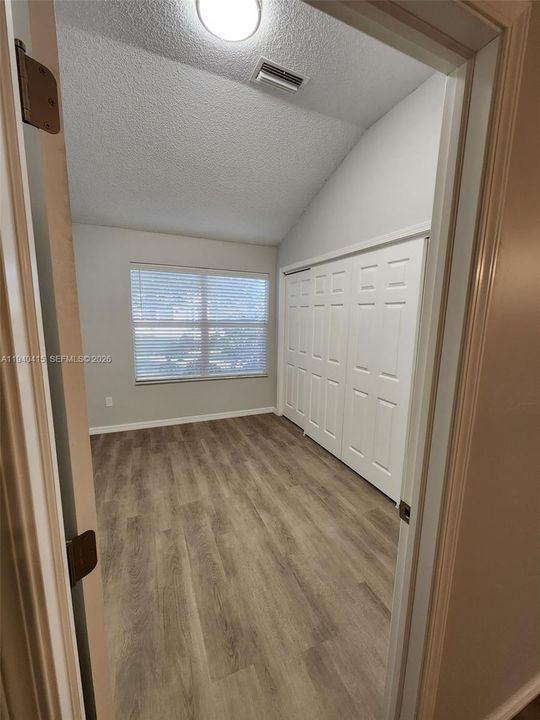 На продажу: $369,369 (3 спален, 2 ванн, 1550 Квадратных фут)