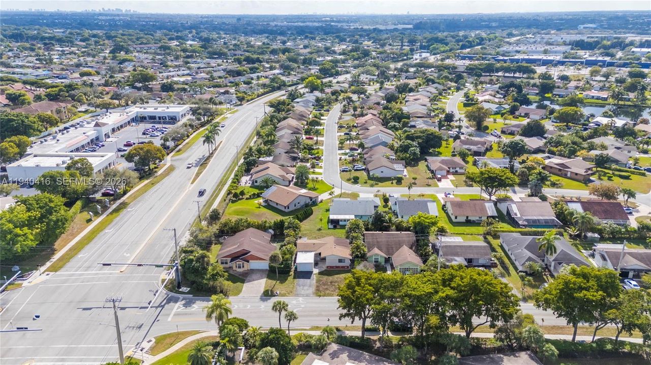 For Sale: $375,000 (2 beds, 1 baths, 1090 Square Feet)