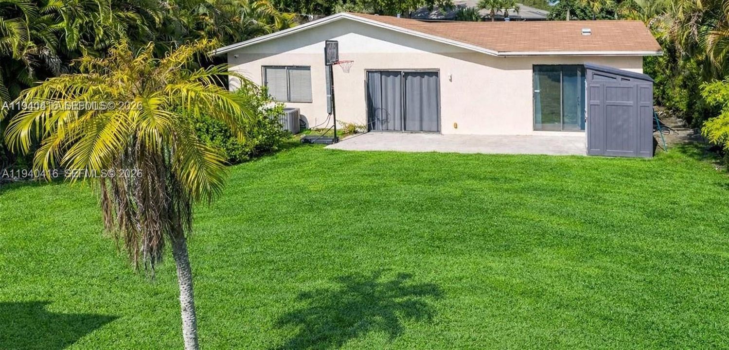 For Sale: $375,000 (2 beds, 1 baths, 1090 Square Feet)