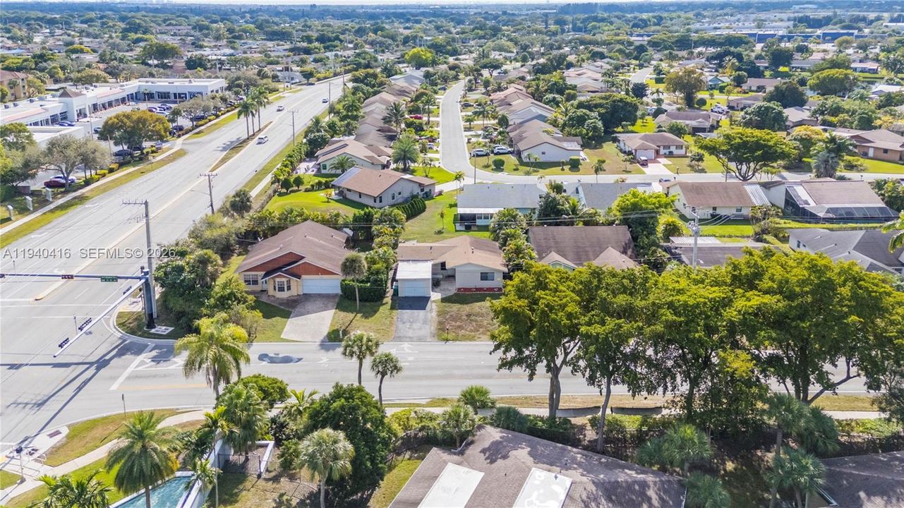 For Sale: $375,000 (2 beds, 1 baths, 1090 Square Feet)