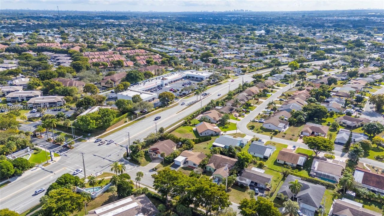 For Sale: $375,000 (2 beds, 1 baths, 1090 Square Feet)