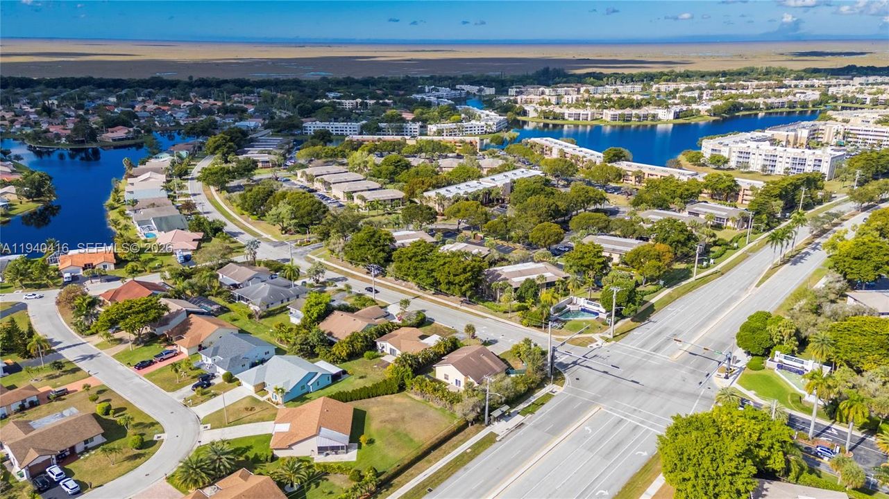 For Sale: $375,000 (2 beds, 1 baths, 1090 Square Feet)