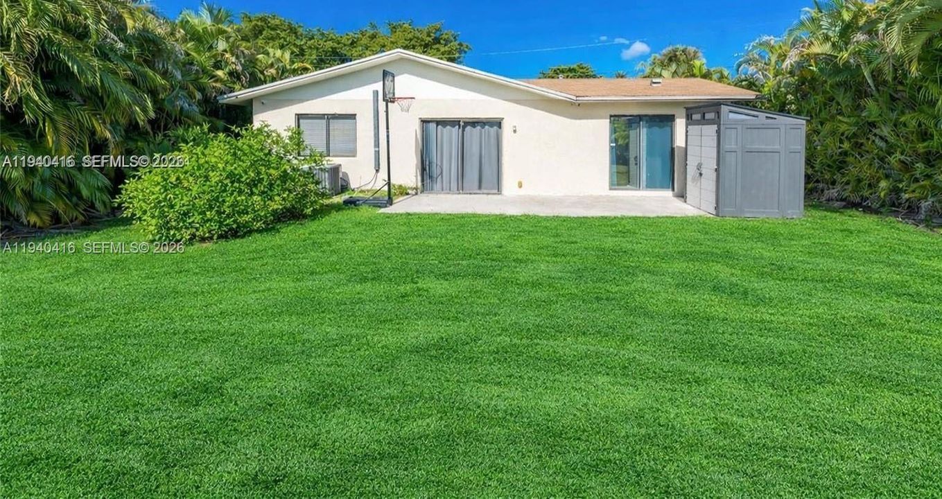 For Sale: $375,000 (2 beds, 1 baths, 1090 Square Feet)