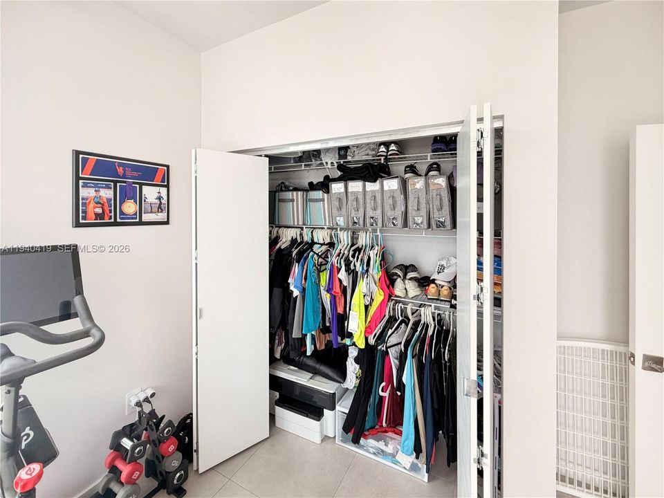 出租: $6,000 (3 贝兹, 2 浴室, 1419 平方英尺)