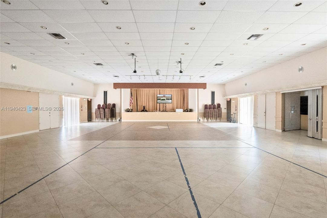 На продажу: $79,900 (1 спален, 1 ванн, 775 Квадратных фут)