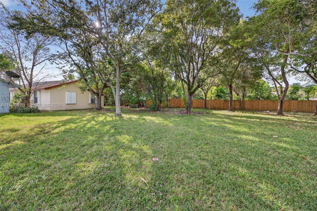 For Rent: $2,400 (3 beds, 1 baths, 1125 Square Feet)