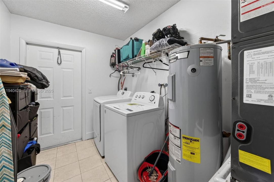 For Rent: $2,400 (3 beds, 1 baths, 1125 Square Feet)