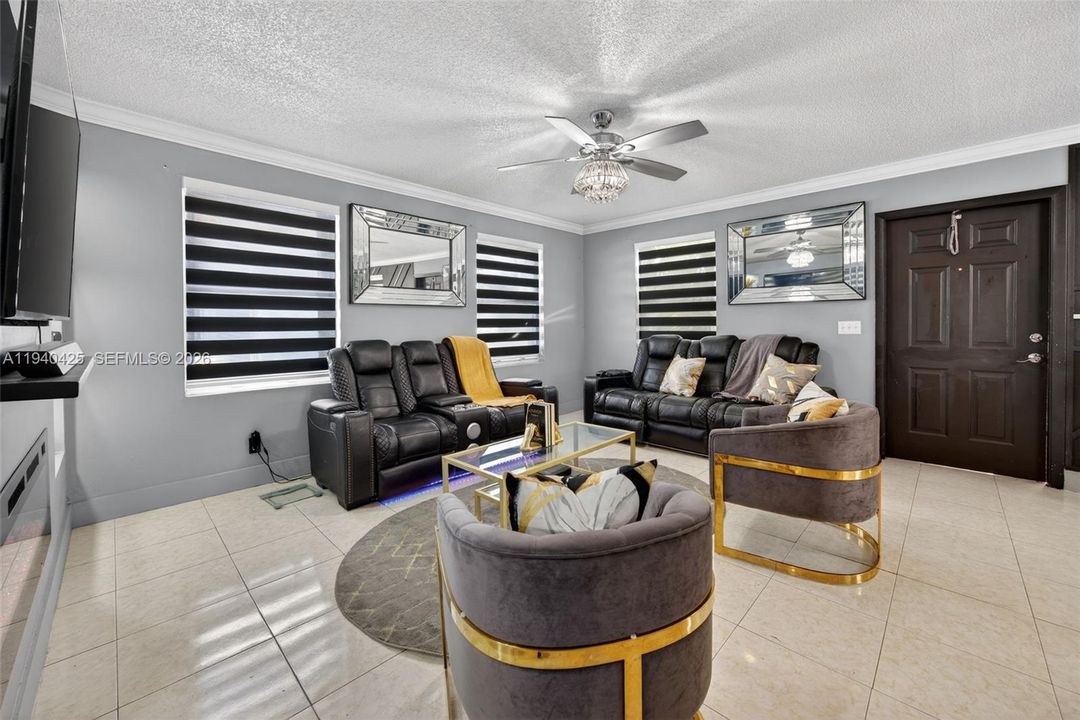 For Rent: $2,400 (3 beds, 1 baths, 1125 Square Feet)