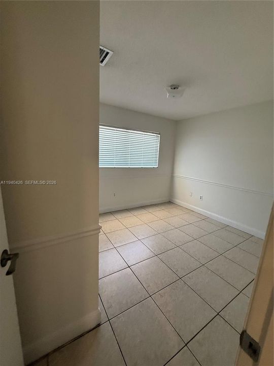 出租: $3,200 (3 贝兹, 2 浴室, 1130 平方英尺)