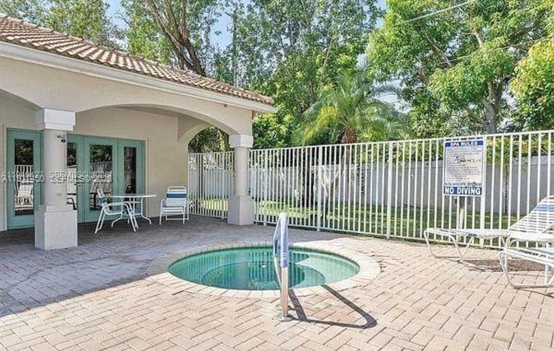 出租: $2,800 (2 贝兹, 2 浴室, 1365 平方英尺)