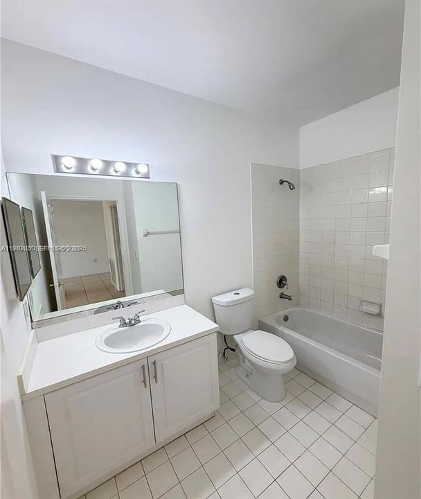 出租: $2,800 (2 贝兹, 2 浴室, 1365 平方英尺)