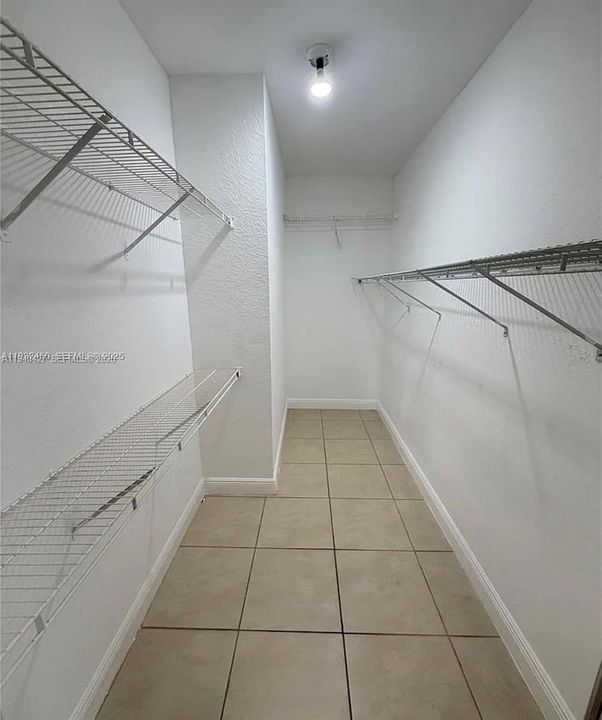 出租: $2,800 (2 贝兹, 2 浴室, 1365 平方英尺)