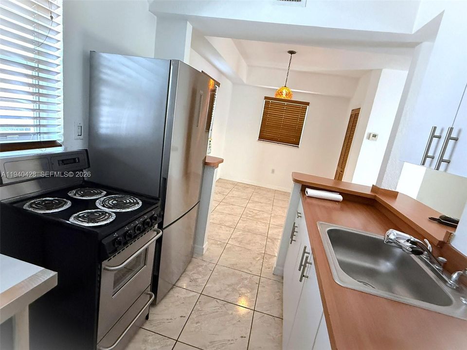 For Rent: $1,650 (1 beds, 1 baths, 589 Square Feet)